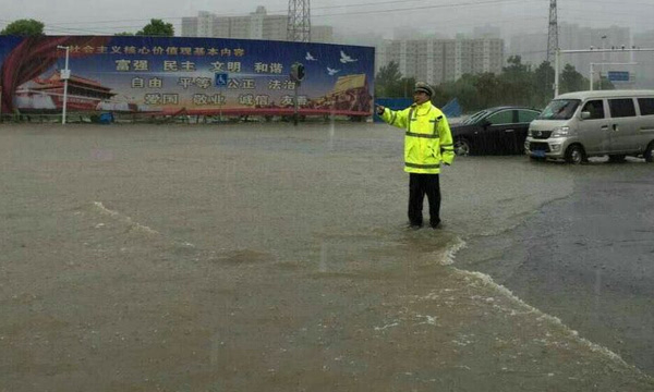 暴雨突襲武漢